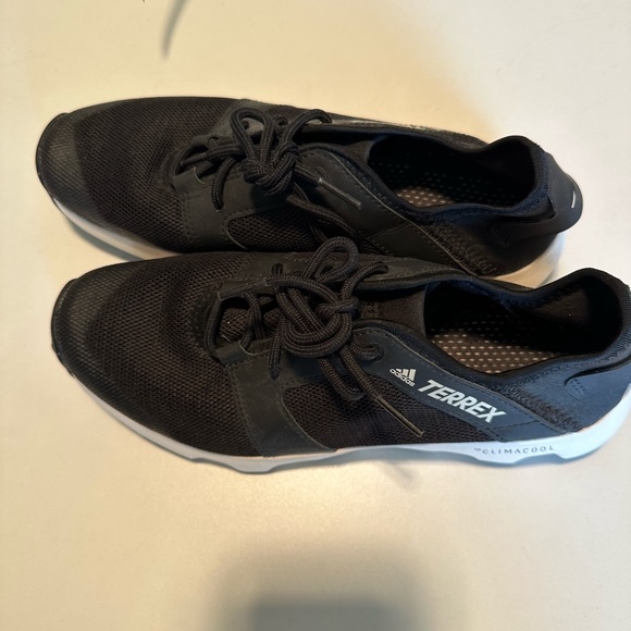 Unworn Women’s adidas Terrex sneakers - Picture 4 of 4